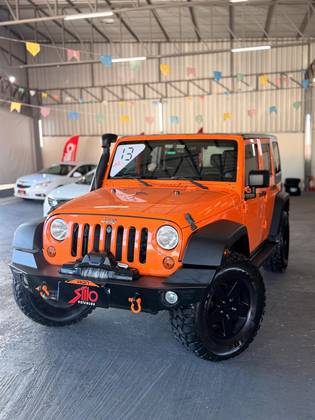 JEEP WRANGLER 3.6 UNLIMITED SPORT 4X4 V6 GASOLINA 4P AUTOMÁTICO JEEP WRANGLER 3.6 UNLIMITED SPORT 4X4 V6 GASOLINA 4P AUTOMÁTICO
